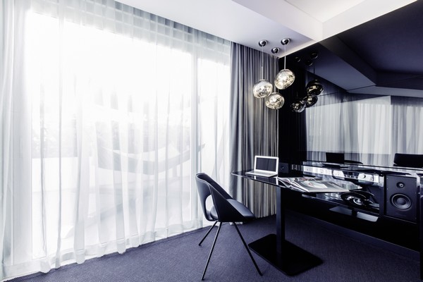 “Nhà trọ” hàng hiệu Mercedes tại Singapore